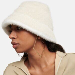 Jacquemus Le bob Neve faux fur bucket hat